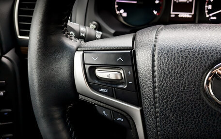 Toyota Land Cruiser Prado 150 рестайлинг 2, 2018 год, 6 200 000 рублей, 29 фотография