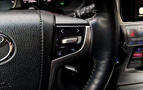 Toyota Land Cruiser Prado 150 рестайлинг 2, 2018 год, 6 200 000 рублей, 30 фотография