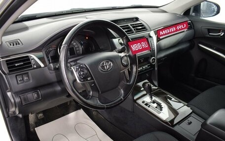 Toyota Camry, 2014 год, 1 815 000 рублей, 10 фотография