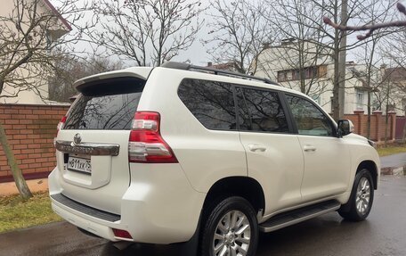 Toyota Land Cruiser Prado 150 рестайлинг 2, 2016 год, 3 980 000 рублей, 5 фотография