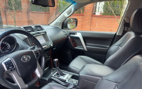 Toyota Land Cruiser Prado 150 рестайлинг 2, 2016 год, 3 980 000 рублей, 9 фотография