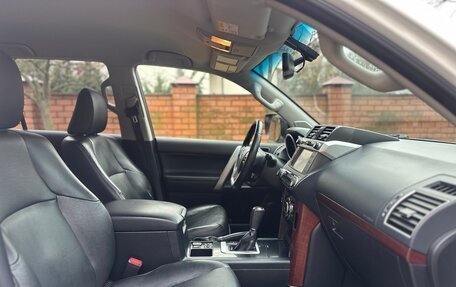 Toyota Land Cruiser Prado 150 рестайлинг 2, 2016 год, 3 980 000 рублей, 11 фотография