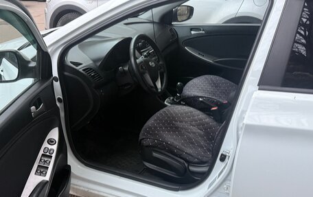 Hyundai Solaris II рестайлинг, 2015 год, 730 000 рублей, 10 фотография