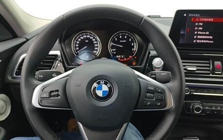 BMW 1 серия, 2022 год, 1 900 000 рублей, 10 фотография