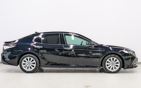 Toyota Camry, 2019 год, 2 650 000 рублей, 4 фотография