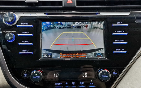 Toyota Camry, 2019 год, 2 650 000 рублей, 17 фотография