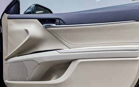 Toyota Camry, 2019 год, 2 650 000 рублей, 23 фотография