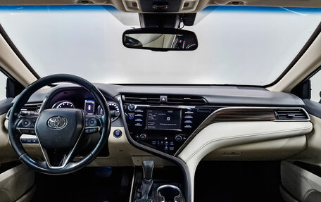 Toyota Camry, 2019 год, 2 650 000 рублей, 14 фотография