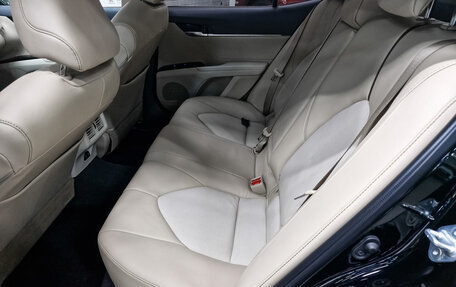 Toyota Camry, 2019 год, 2 650 000 рублей, 18 фотография