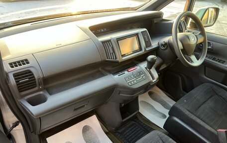 Honda Stepwgn IV, 2012 год, 1 599 000 рублей, 13 фотография