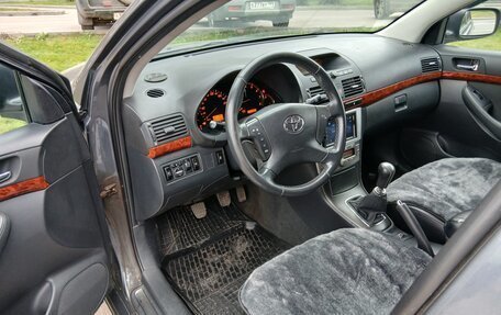 Toyota Avensis III рестайлинг, 2006 год, 830 000 рублей, 7 фотография