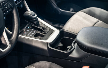 Toyota RAV4, 2025 год, 4 690 000 рублей, 9 фотография