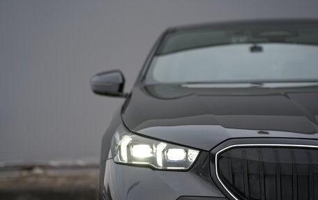 BMW 5 серия, 2025 год, 9 975 000 рублей, 3 фотография