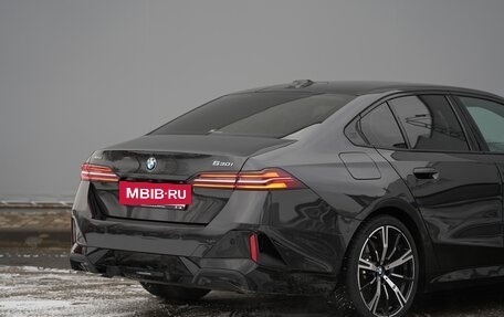 BMW 5 серия, 2025 год, 9 975 000 рублей, 10 фотография