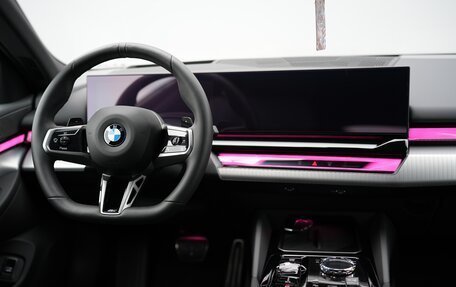 BMW 5 серия, 2025 год, 9 975 000 рублей, 15 фотография