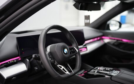 BMW 5 серия, 2025 год, 9 975 000 рублей, 14 фотография