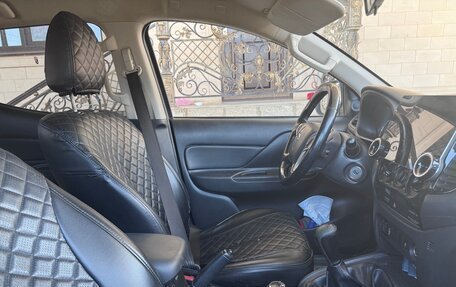 Mitsubishi L200 IV рестайлинг, 2021 год, 2 600 000 рублей, 5 фотография