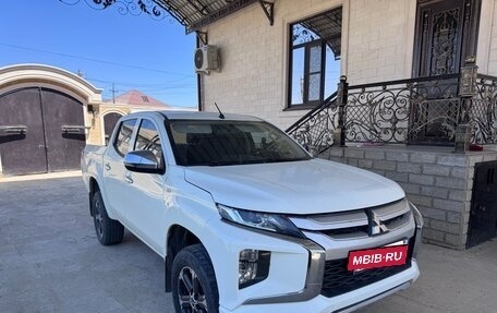 Mitsubishi L200 IV рестайлинг, 2021 год, 2 600 000 рублей, 2 фотография