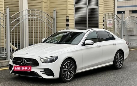 Mercedes-Benz E-Класс, 2020 год, 4 750 000 рублей, 4 фотография