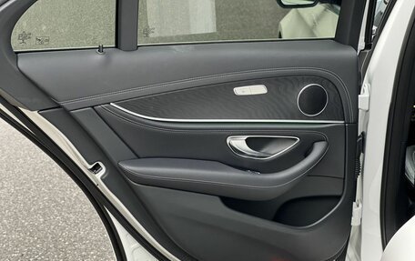 Mercedes-Benz E-Класс, 2020 год, 4 750 000 рублей, 31 фотография