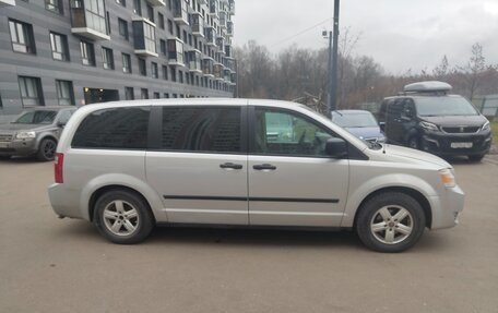 Dodge Caravan V, 2007 год, 830 000 рублей, 2 фотография