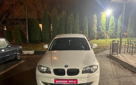 BMW 1 серия, 2011 год, 925 000 рублей, 1 фотография