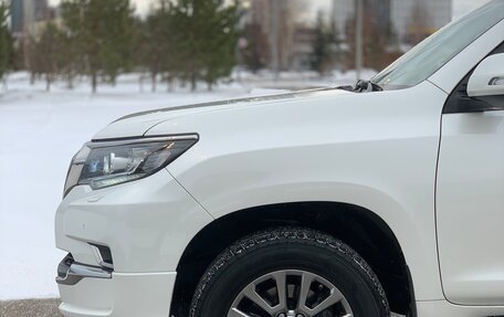 Toyota Land Cruiser Prado 150 рестайлинг 2, 2019 год, 4 999 000 рублей, 3 фотография