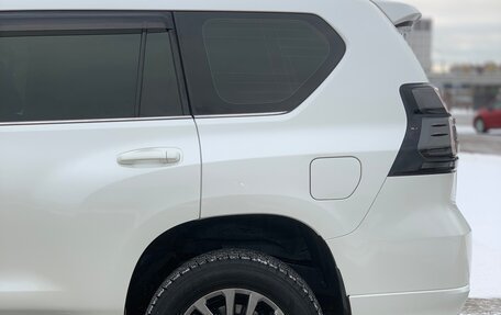 Toyota Land Cruiser Prado 150 рестайлинг 2, 2019 год, 4 999 000 рублей, 5 фотография