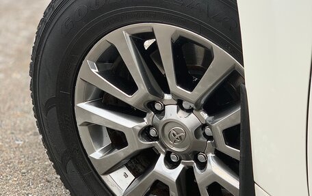 Toyota Land Cruiser Prado 150 рестайлинг 2, 2019 год, 4 999 000 рублей, 18 фотография