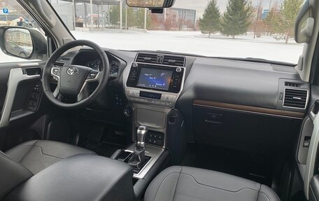 Toyota Land Cruiser Prado 150 рестайлинг 2, 2019 год, 4 999 000 рублей, 27 фотография