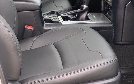 Toyota Land Cruiser Prado 150 рестайлинг 2, 2019 год, 4 999 000 рублей, 29 фотография