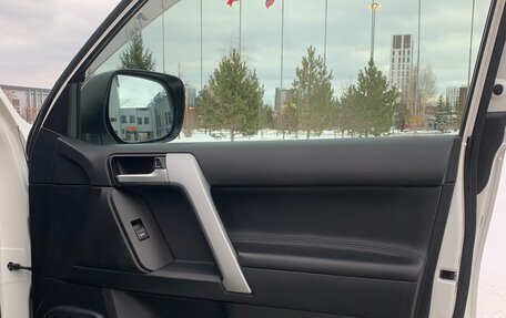 Toyota Land Cruiser Prado 150 рестайлинг 2, 2019 год, 4 999 000 рублей, 30 фотография