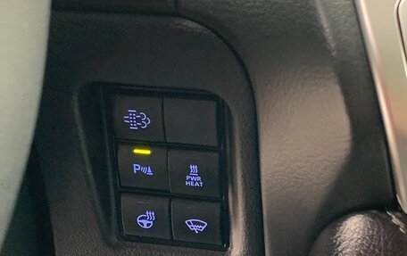 Toyota Land Cruiser Prado 150 рестайлинг 2, 2019 год, 4 999 000 рублей, 24 фотография