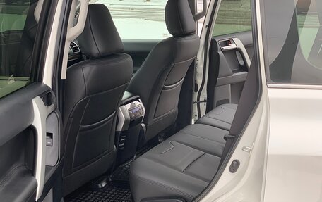 Toyota Land Cruiser Prado 150 рестайлинг 2, 2019 год, 4 999 000 рублей, 35 фотография