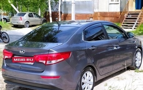 KIA Rio III рестайлинг, 2015 год, 1 100 000 рублей, 18 фотография
