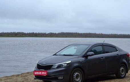 KIA Rio III рестайлинг, 2015 год, 1 100 000 рублей, 24 фотография