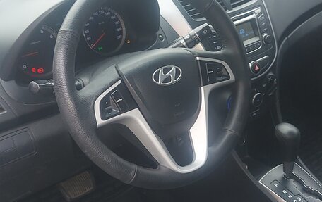 Hyundai Solaris II рестайлинг, 2016 год, 930 000 рублей, 3 фотография