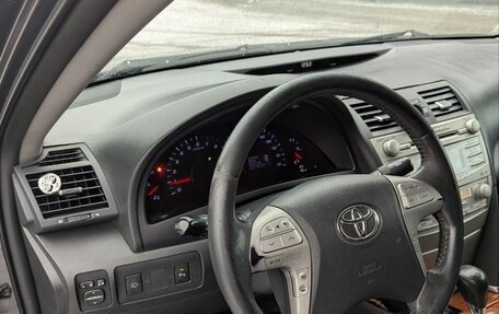 Toyota Camry, 2011 год, 890 000 рублей, 14 фотография