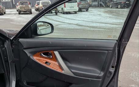 Toyota Camry, 2011 год, 890 000 рублей, 18 фотография