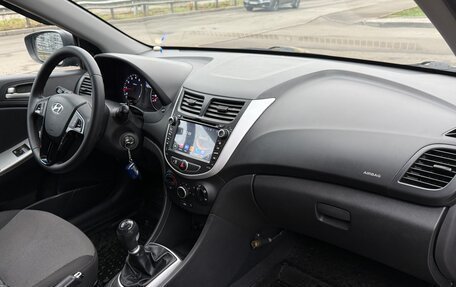 Hyundai Solaris II рестайлинг, 2011 год, 530 000 рублей, 9 фотография