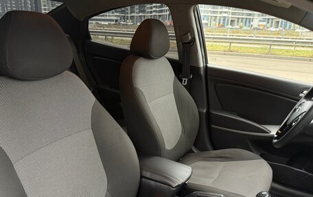 Hyundai Solaris II рестайлинг, 2011 год, 530 000 рублей, 11 фотография