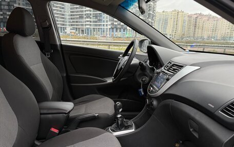 Hyundai Solaris II рестайлинг, 2011 год, 530 000 рублей, 10 фотография