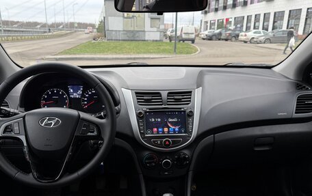 Hyundai Solaris II рестайлинг, 2011 год, 530 000 рублей, 13 фотография