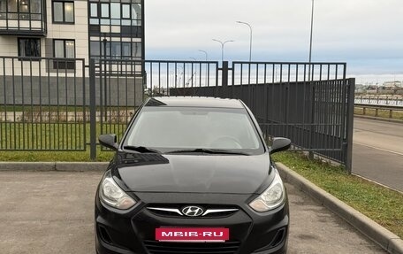 Hyundai Solaris II рестайлинг, 2011 год, 530 000 рублей, 2 фотография