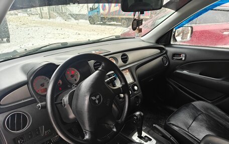 Mitsubishi Outlander III рестайлинг 3, 2004 год, 725 000 рублей, 4 фотография