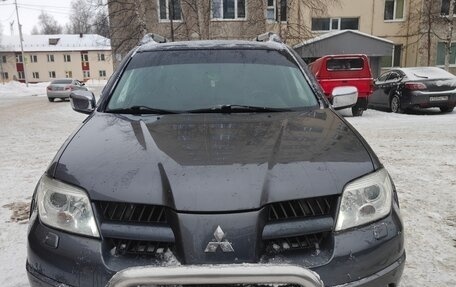 Mitsubishi Outlander III рестайлинг 3, 2004 год, 725 000 рублей, 2 фотография