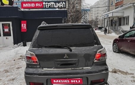 Mitsubishi Outlander III рестайлинг 3, 2004 год, 725 000 рублей, 3 фотография
