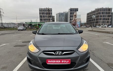 Hyundai Solaris II рестайлинг, 2013 год, 930 000 рублей, 1 фотография