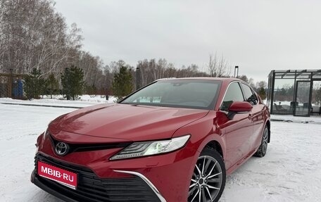 Toyota Camry, 2021 год, 4 000 000 рублей, 1 фотография
