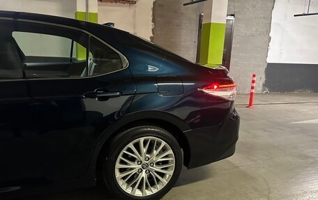 Toyota Camry, 2018 год, 2 599 000 рублей, 8 фотография